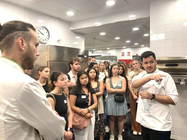 US students learn recipes with avocado